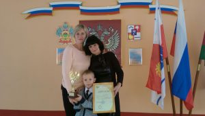 Корж Степан с мамой и с воспитателем